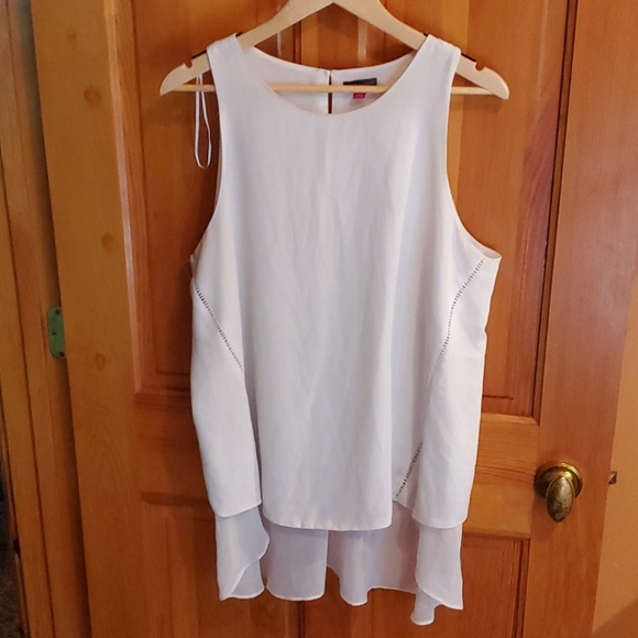 Vince Camuto Tops - Vince Camuto Classic L off white sleeveless Tunic